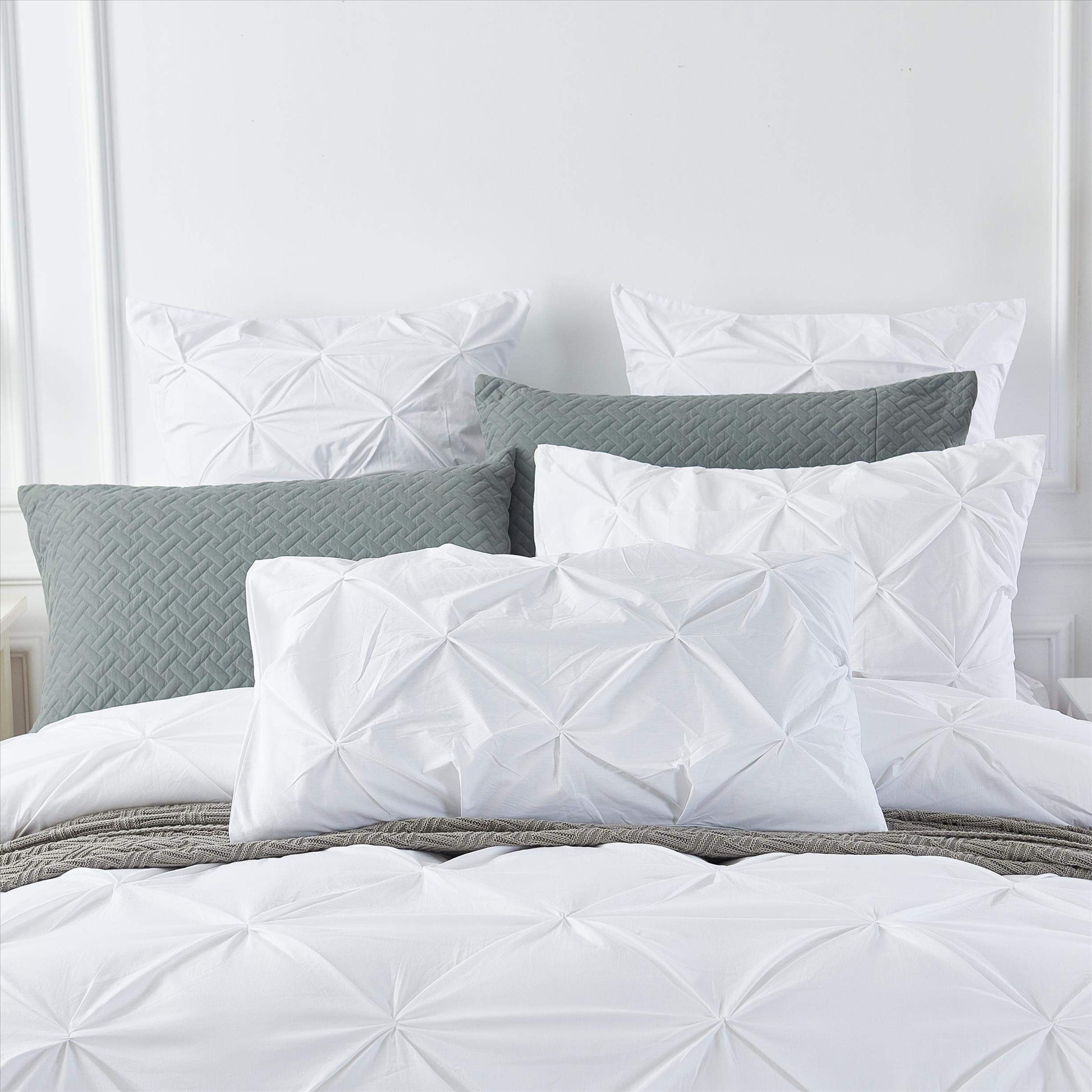 100% Microfiber Pinch Pleated Diamond Pintuck Duvet Cover Set Quilt Bedding With Pillowcases Bed and Bath Linen