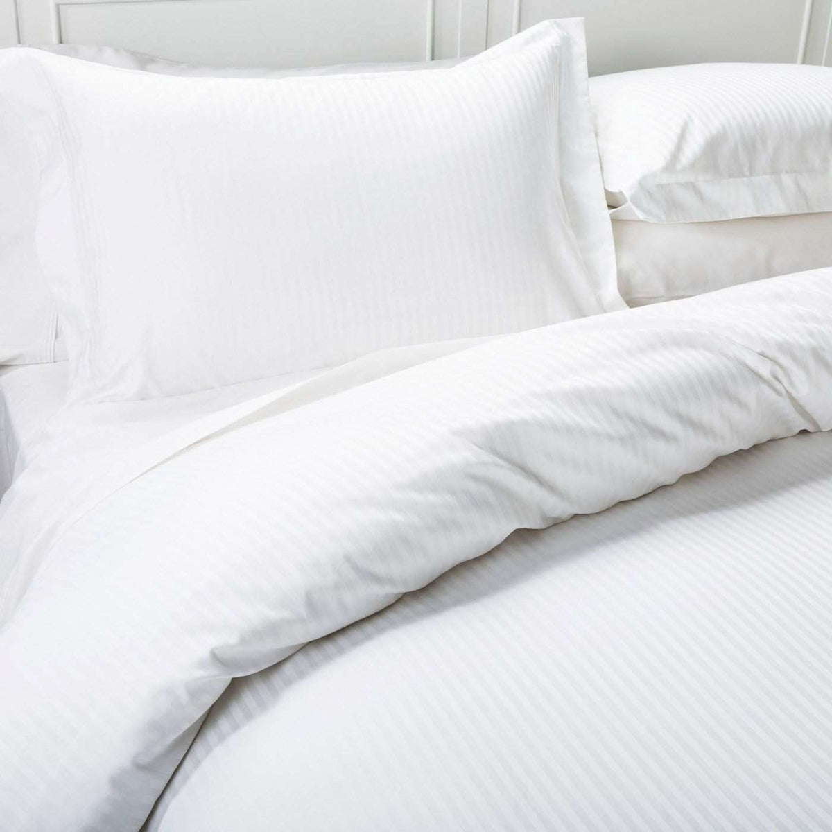 500 TC 100% Egyptian Cotton Sateen Stripe Duvet Cover & Fitted Sheet bedandbathLinens